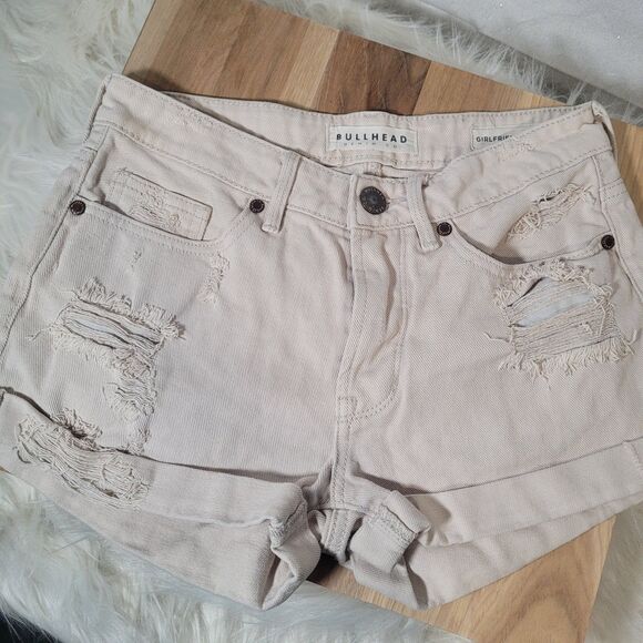 Bullhead Denim Co. Girlfriend Size  XS  24" Short-Shorts NWOT - Picture 1 of 2